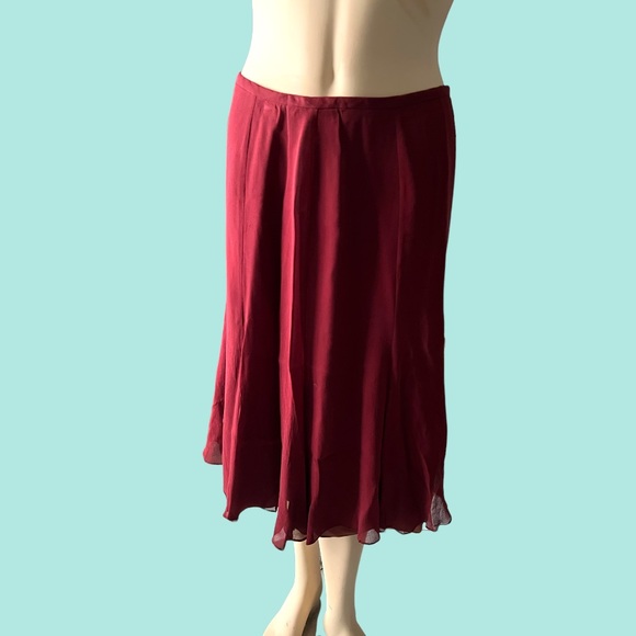 Red maxi skirt - Picture 2 of 2